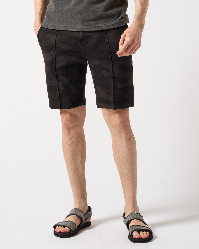 pleats shorts（black camo）