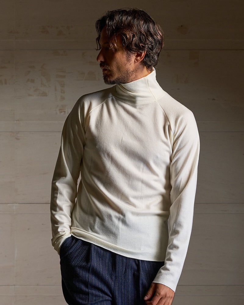 fine wool mock-neck