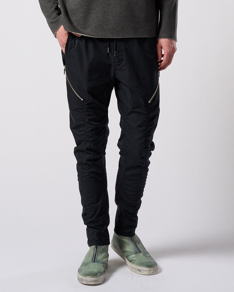 puckering banana teck pants