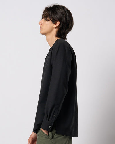 boat V-neck pullover shirt