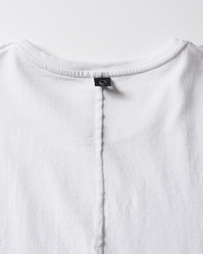 wide cut-off V-neck S/S