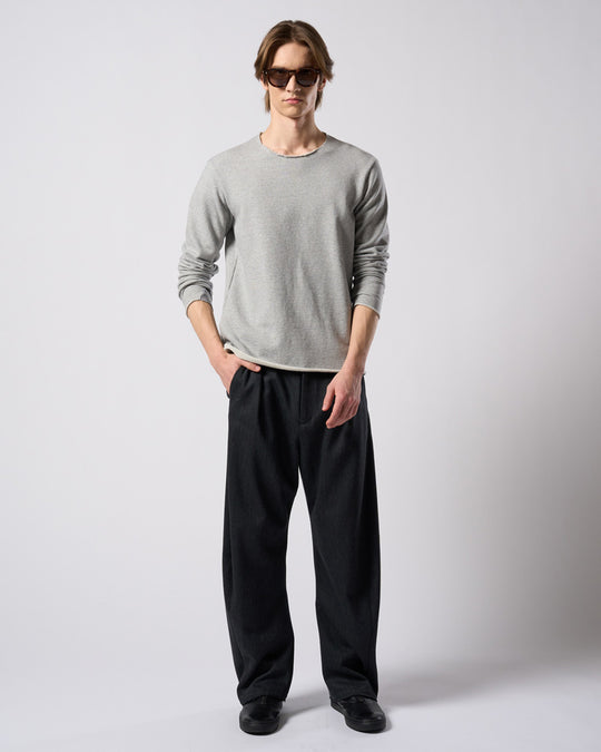 cut-off light sweatshirt