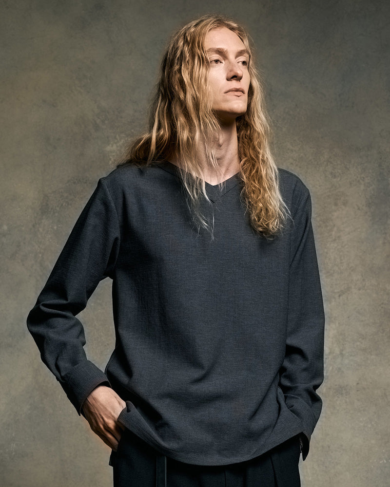boat V-neck pullover shirt