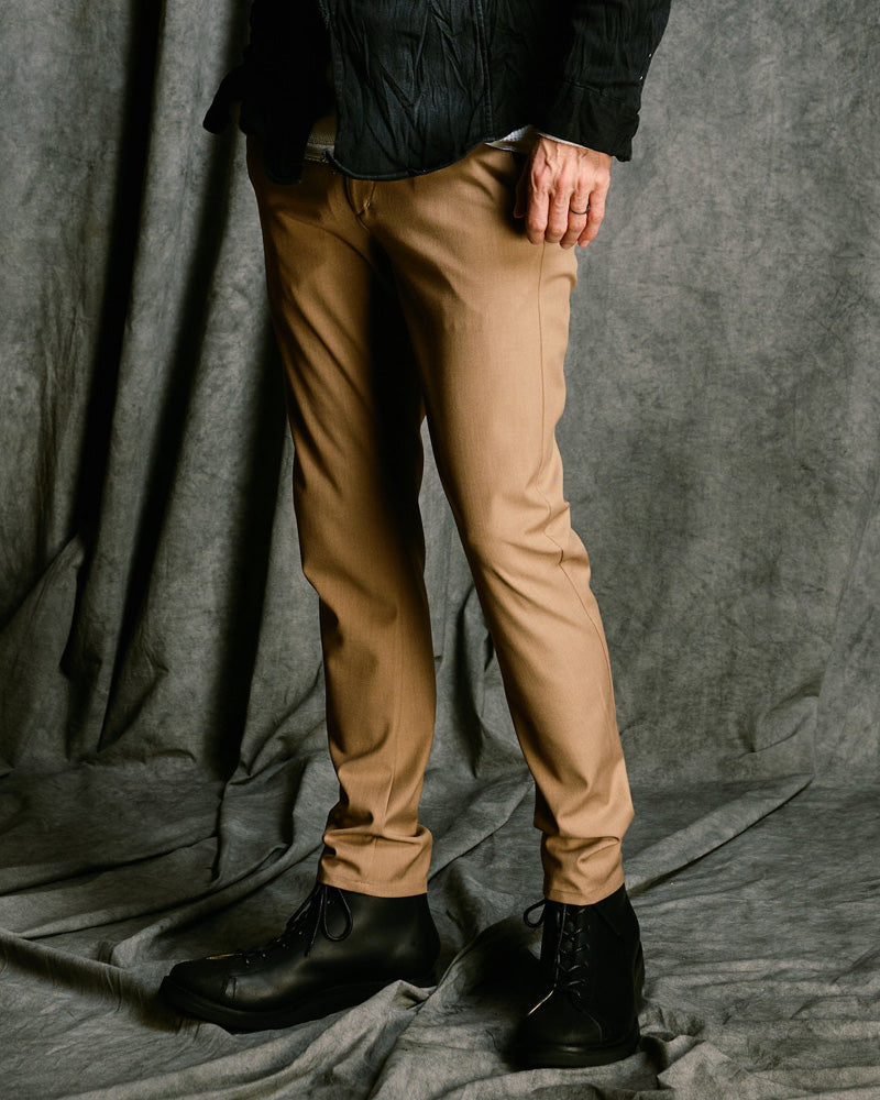 3D banana slim pants