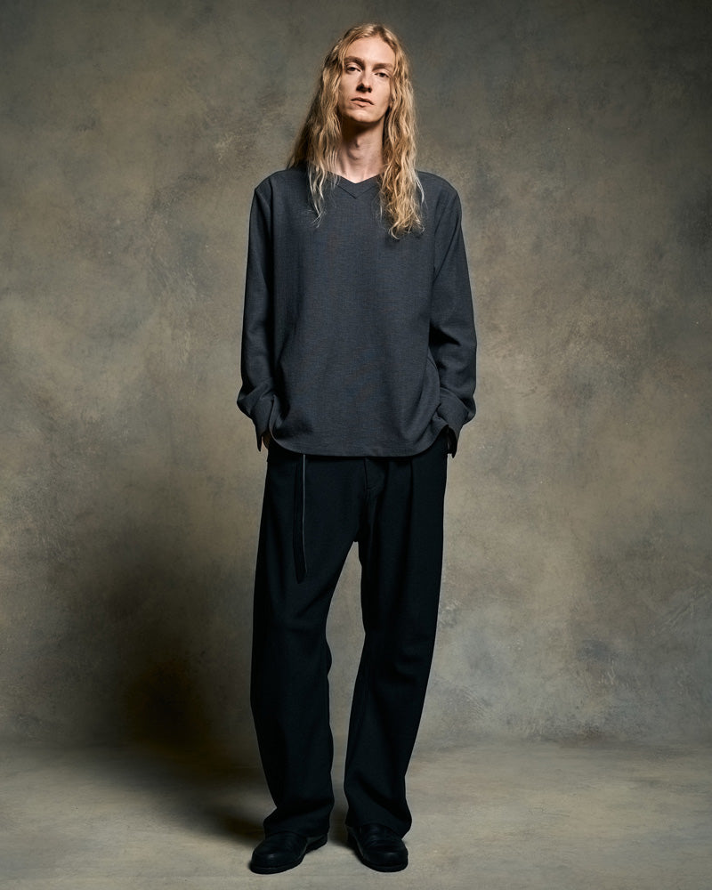 boat V-neck pullover shirt