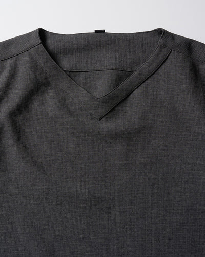 boat V-neck pullover shirt