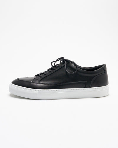 low cut leather sneaker