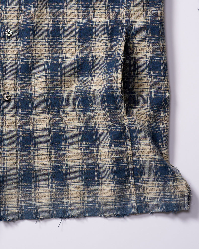 aging loose check shirt
