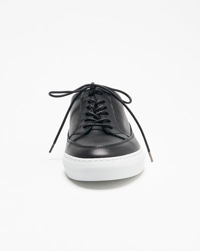 low cut leather sneaker