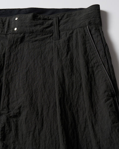 wide tapered slacks