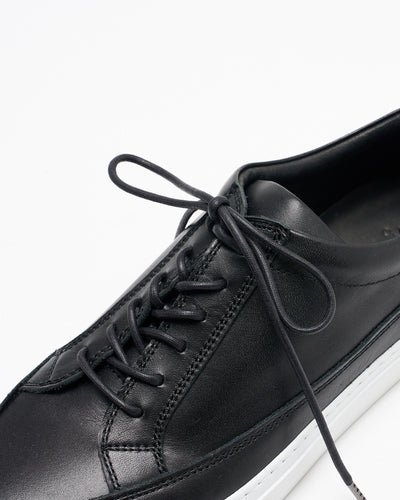 low cut leather sneaker