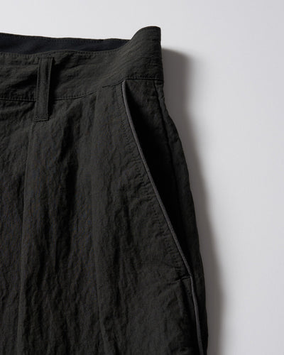 wide tapered slacks