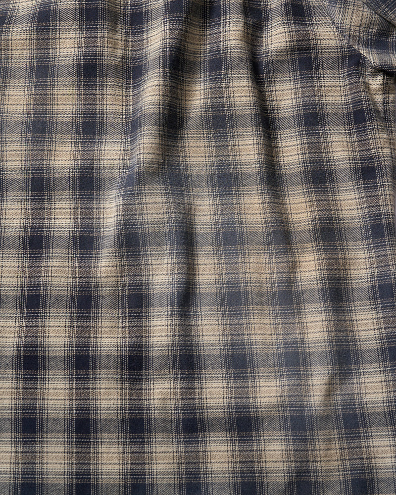 aging loose check shirt
