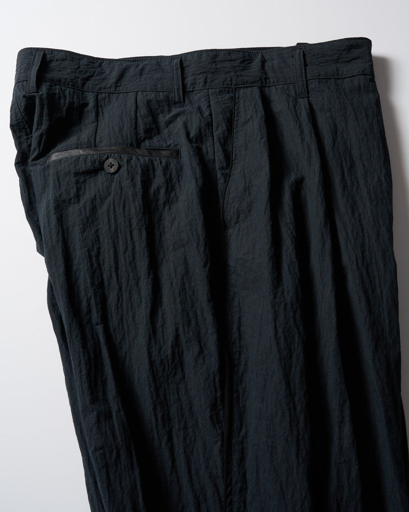 wide tapered slacks