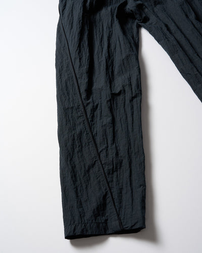 wide tapered slacks