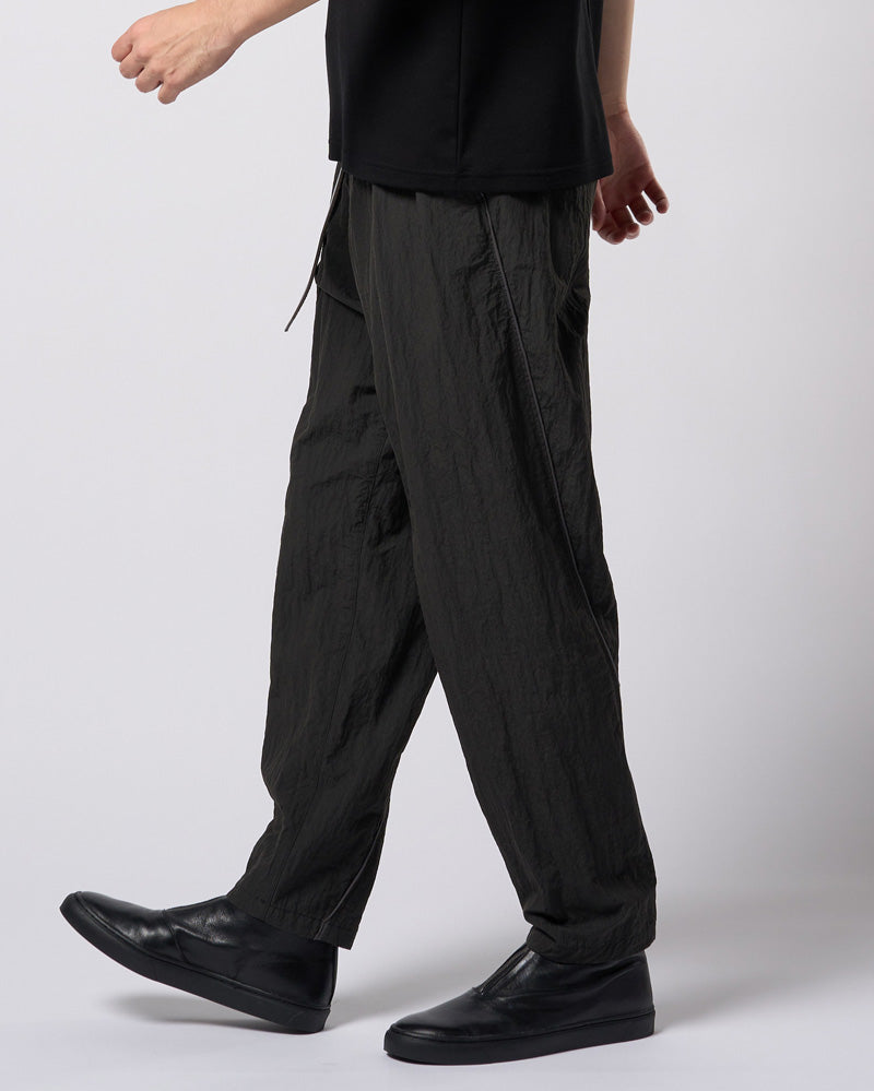 wide tapered slacks