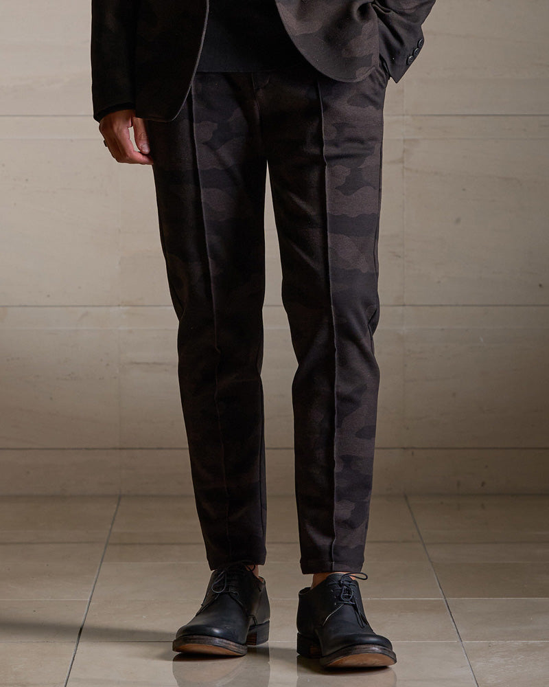 smart pin-tuck slacks