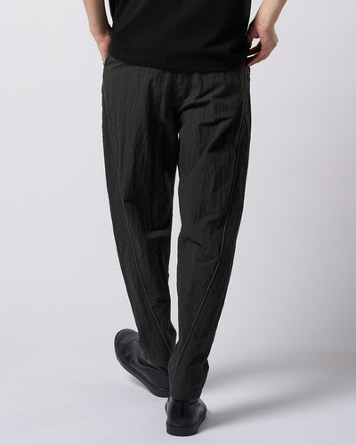 wide tapered slacks