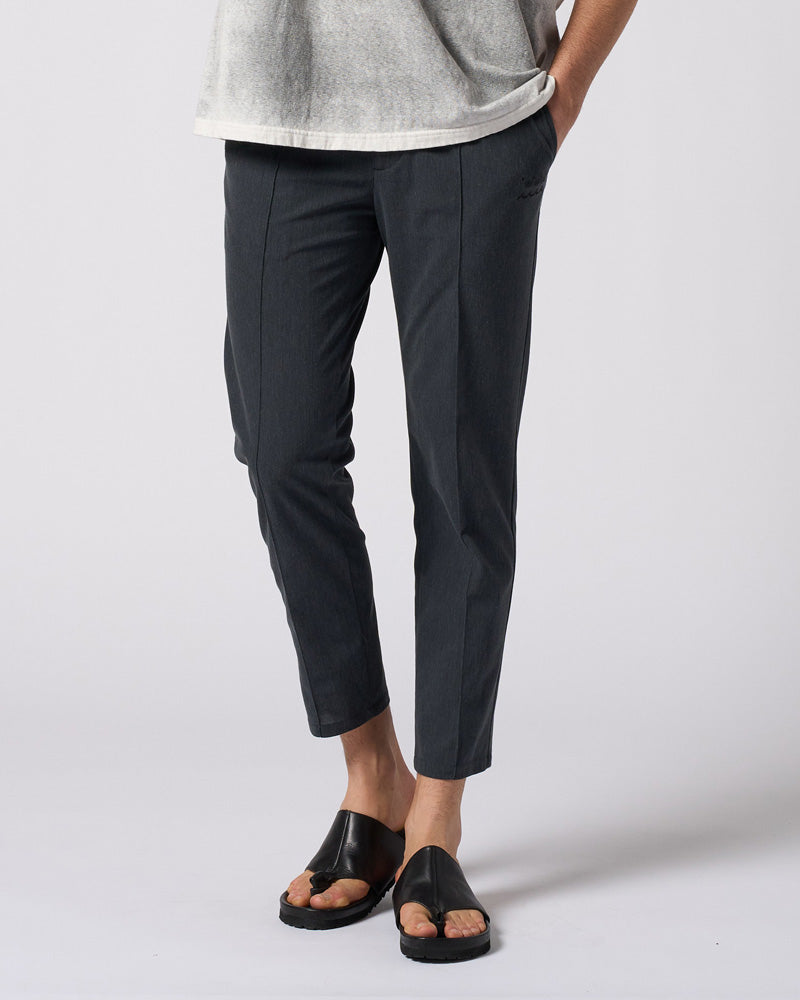 【muta × wjk】smart pin-tuck slacks