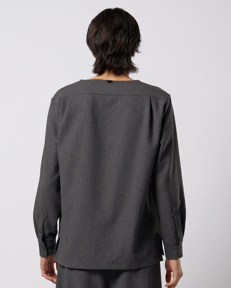 boat V-neck pullover shirt