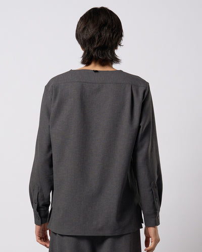 boat V-neck pullover shirt