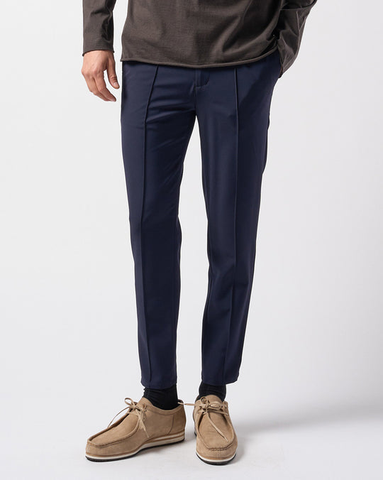 smart pin-tuck slacks
