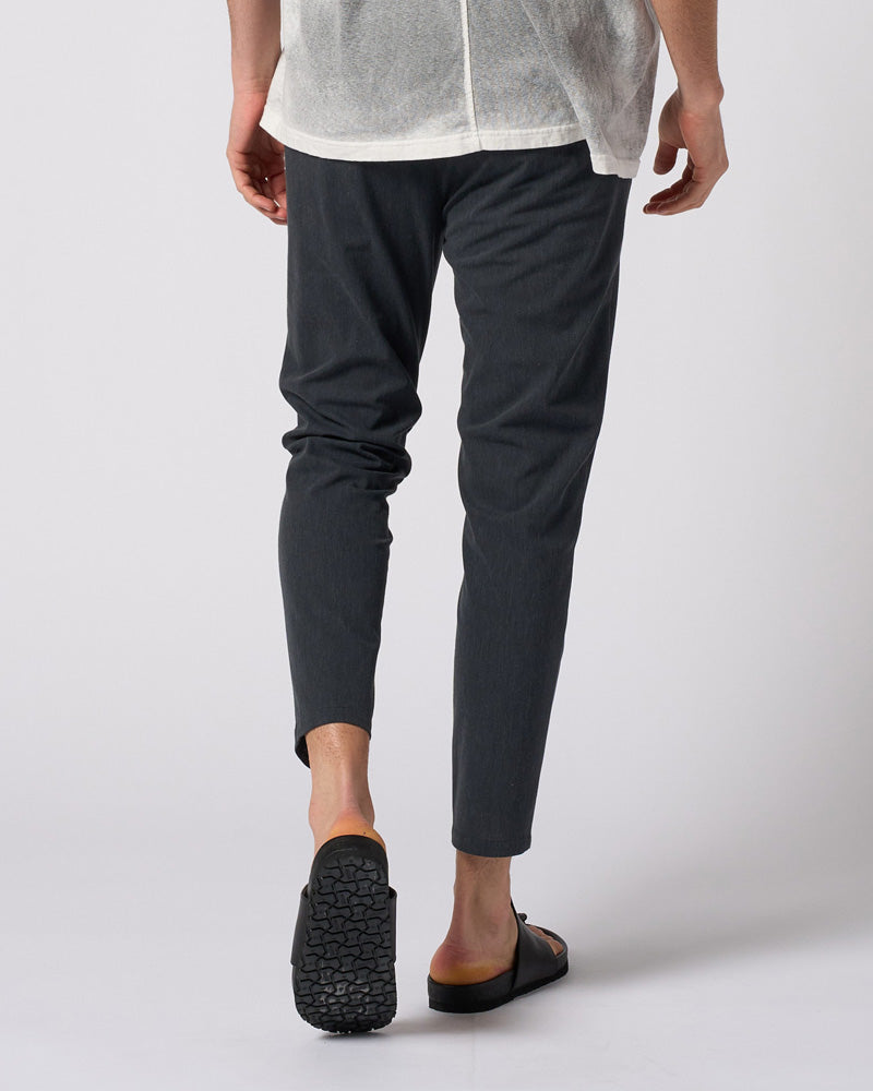 【muta × wjk】smart pin-tuck slacks