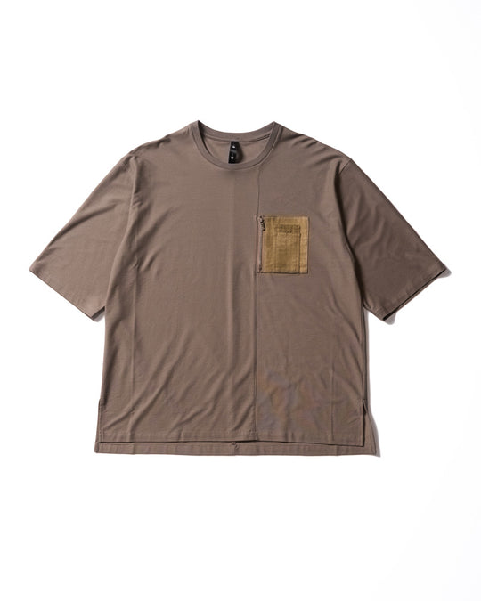 contrast pocket pull-over