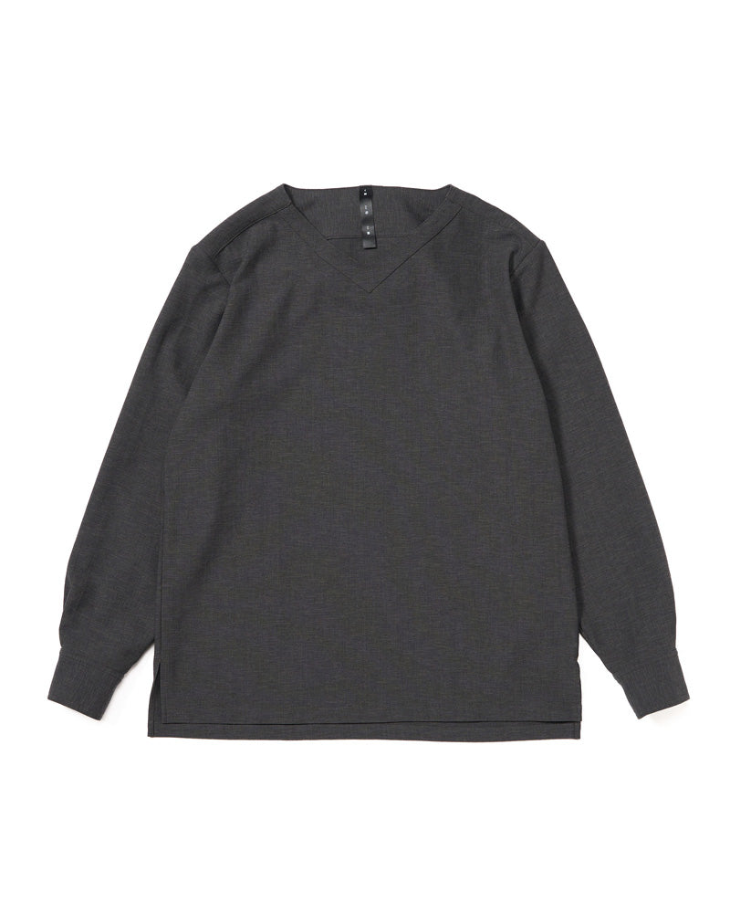 boat V-neck pullover shirt