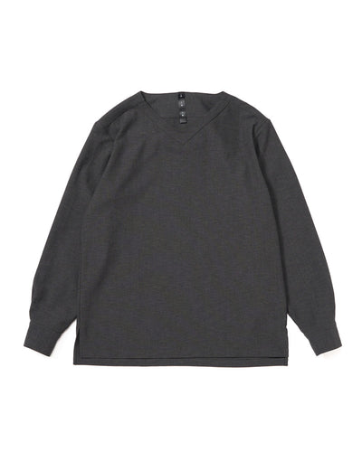 boat V-neck pullover shirt